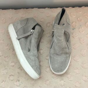 Steve Madden Perforated Wedge Sneaker Light Grey Size 9
